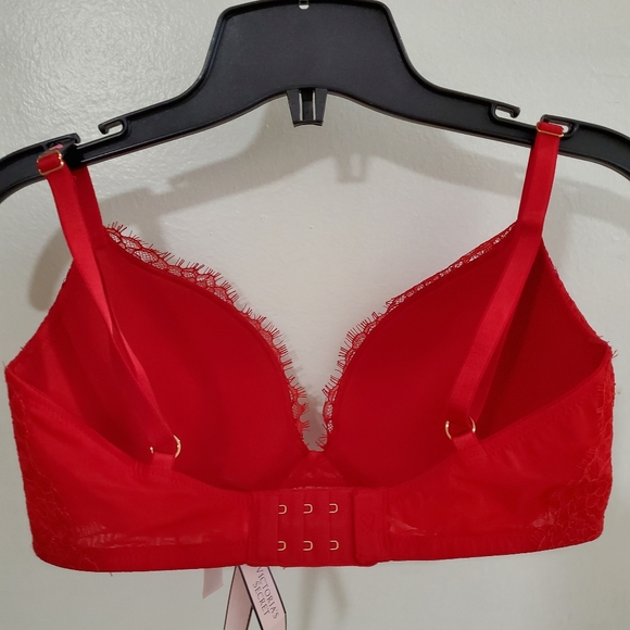 Victoria Secret Bra. - Picture 2 of 3